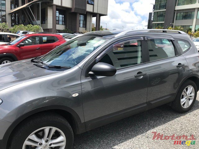 2014' Nissan Qashqai+2 photo #2