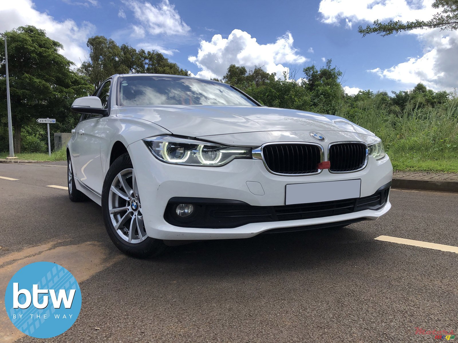 2016' BMW 3 Series photo #1