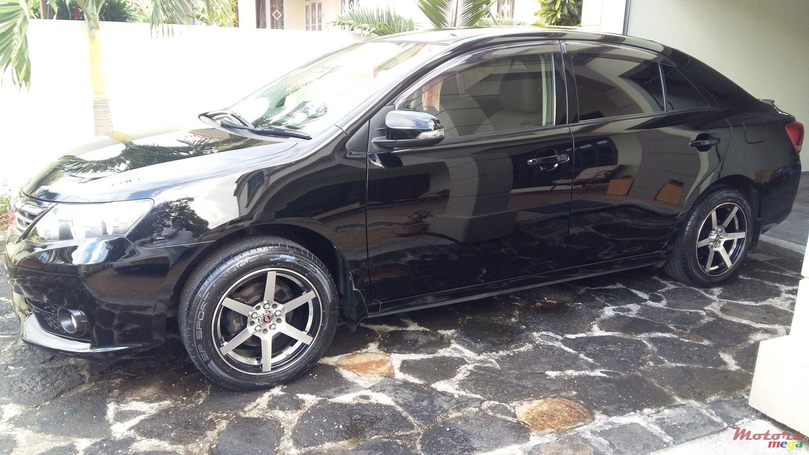 2013' Toyota photo #3