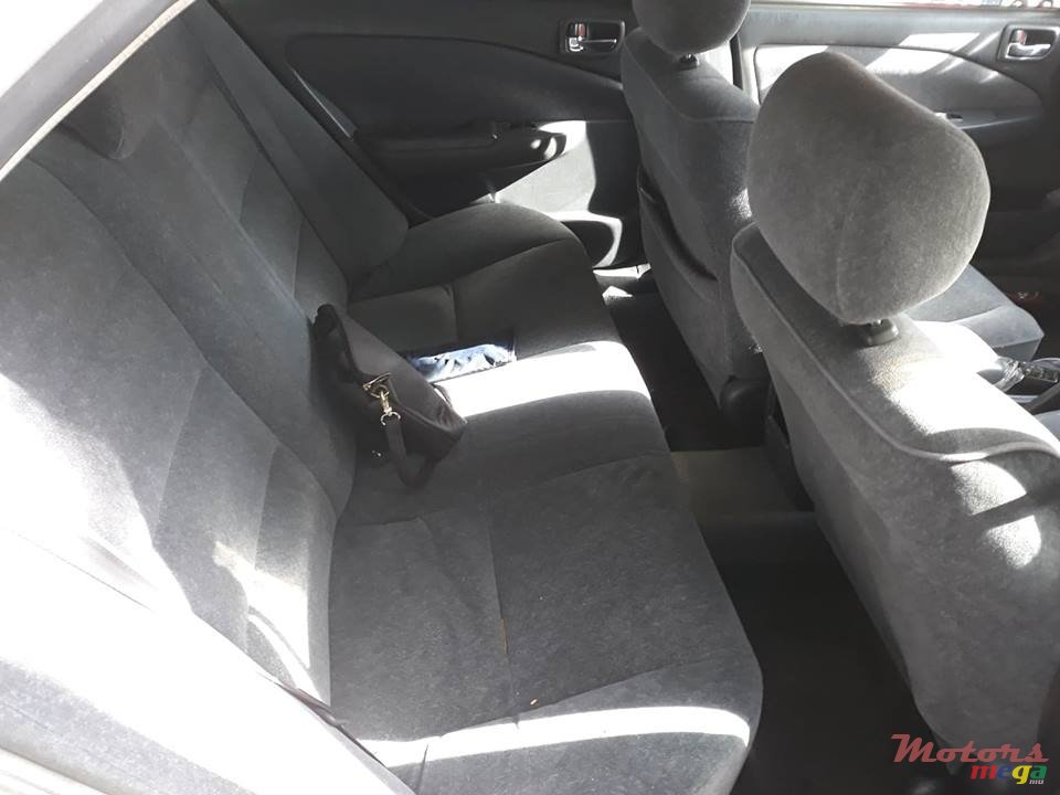 2001' Toyota Carina photo #2