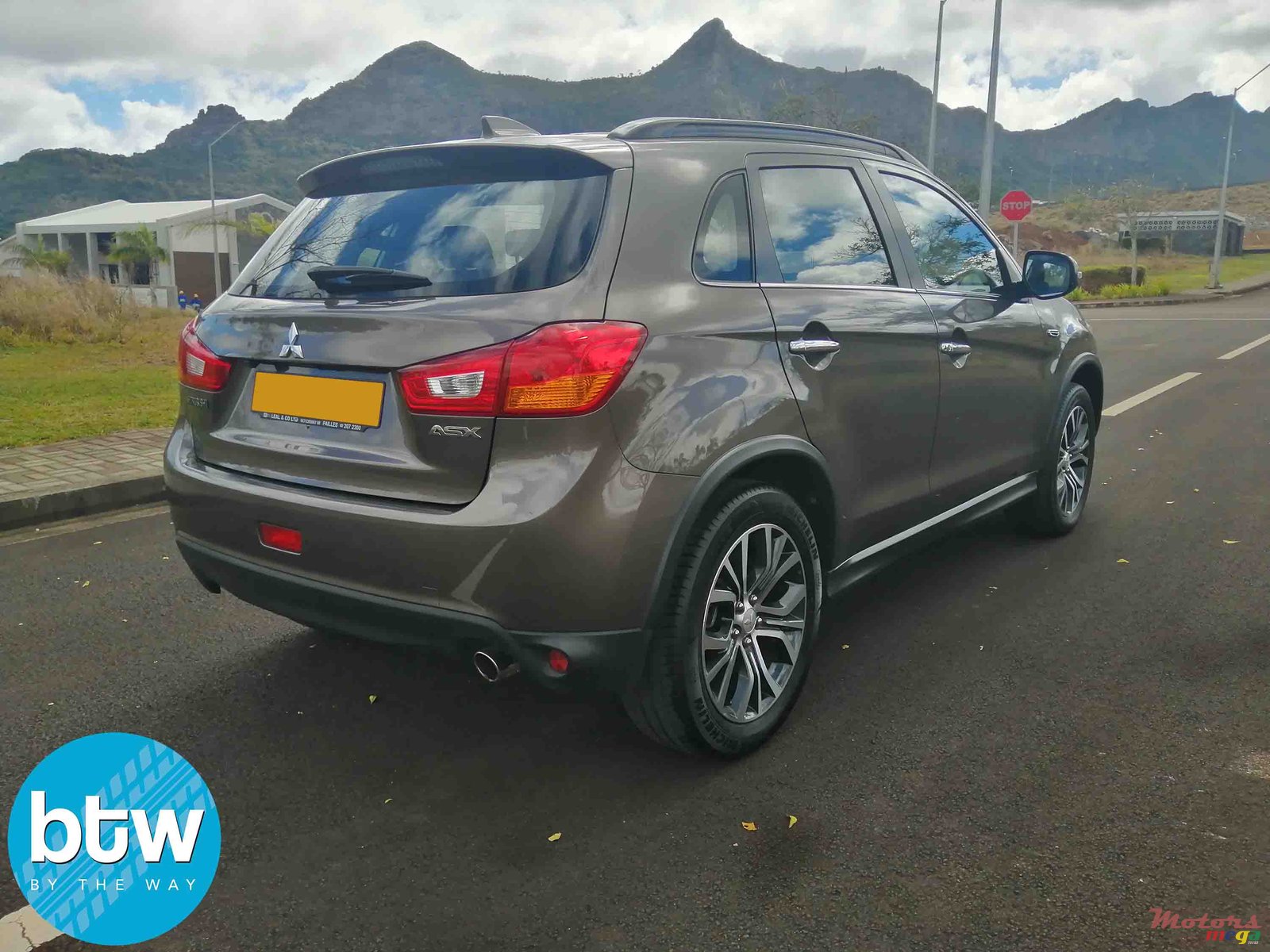 2017' Mitsubishi ASX photo #3