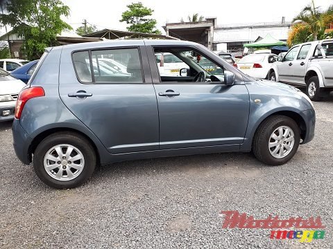 2009' Suzuki Swift photo #5