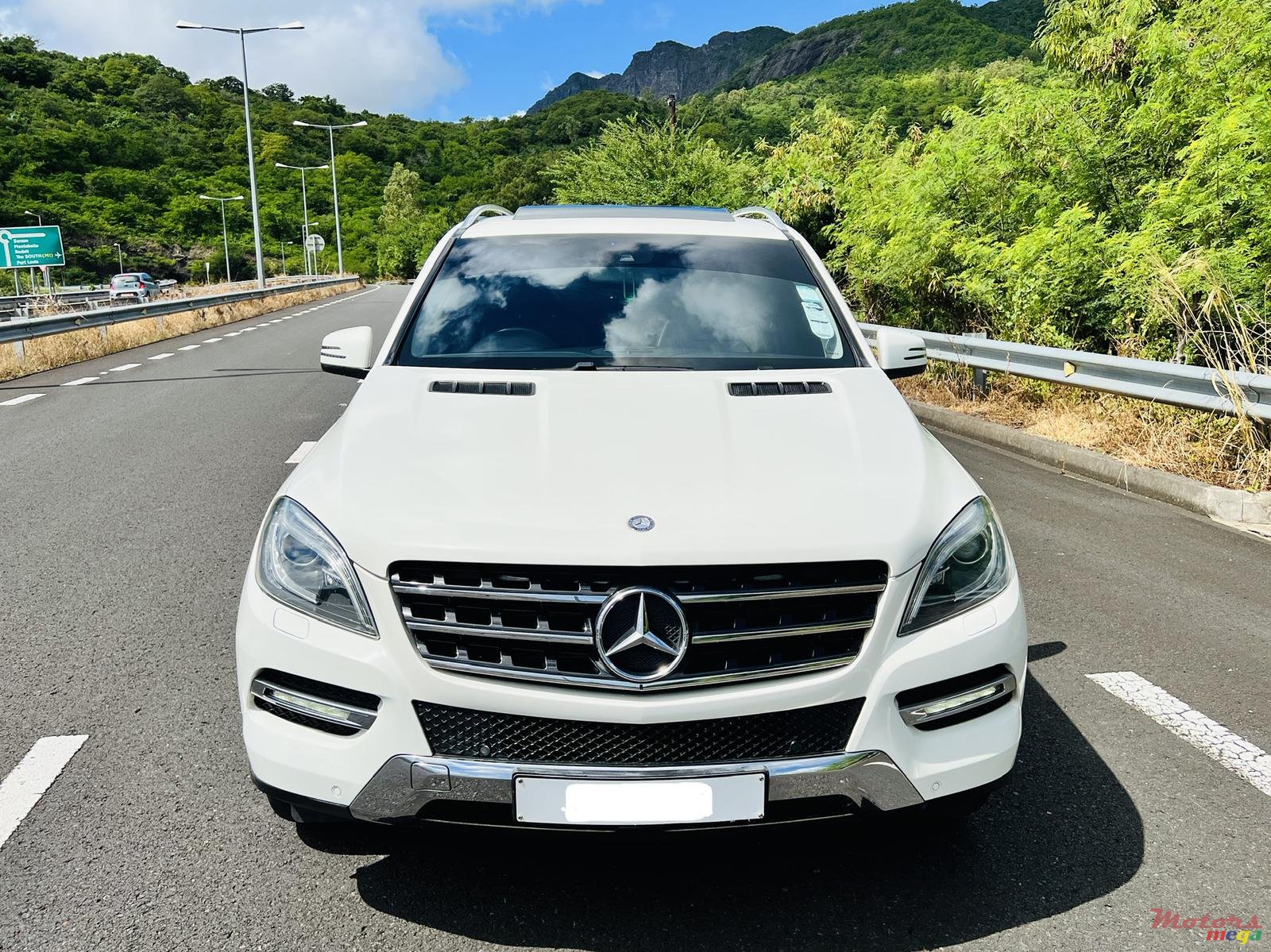 2012' Mercedes-Benz ML 350 photo #1