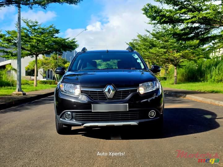 2016' Renault Sandero StepWay Turbo.  Low mileage photo #1