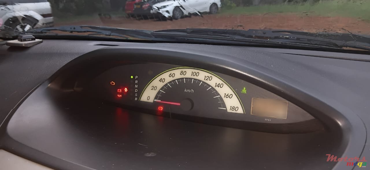2006' Toyota Belta photo #6