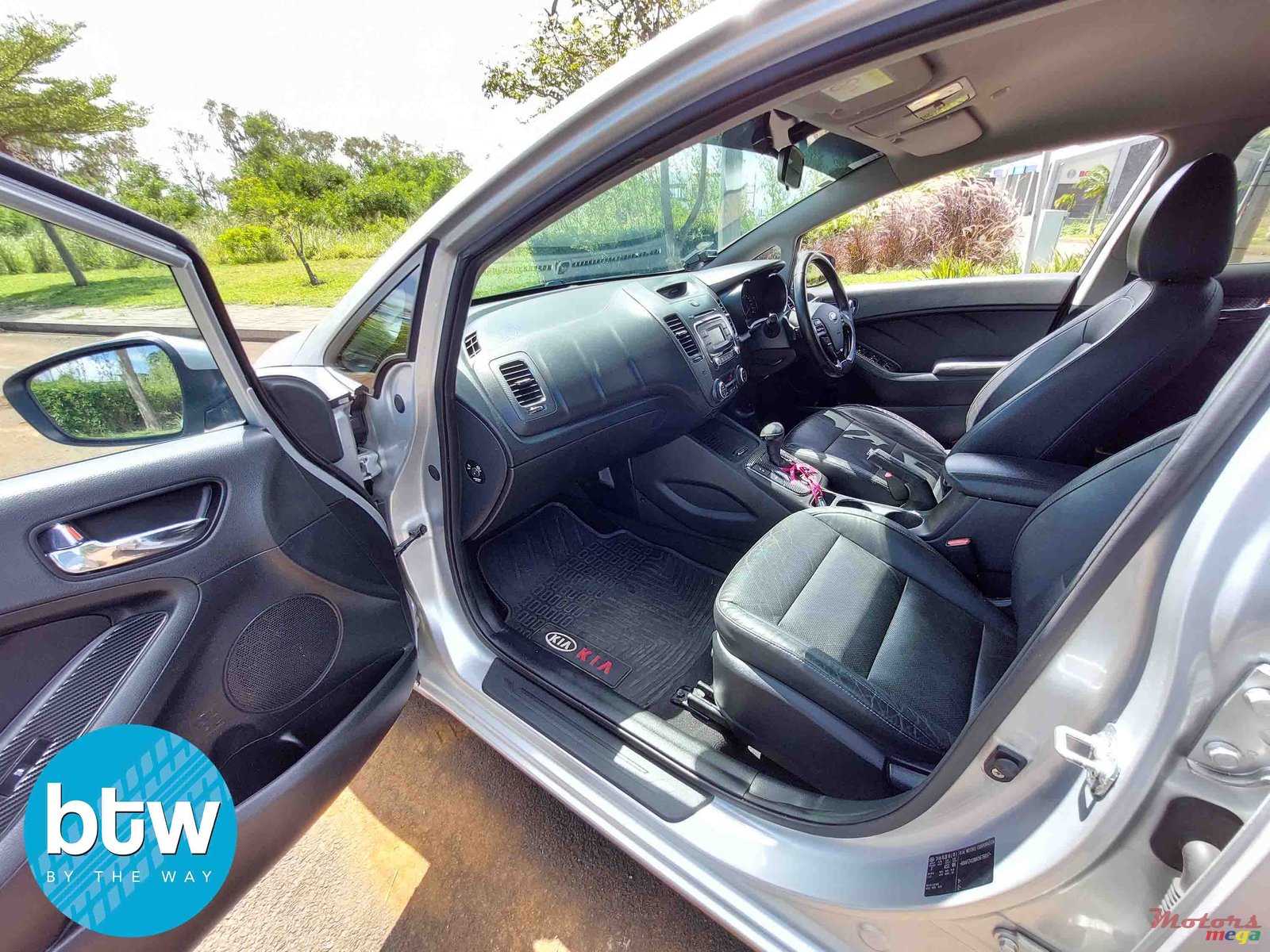 2017' Kia Forte photo #4