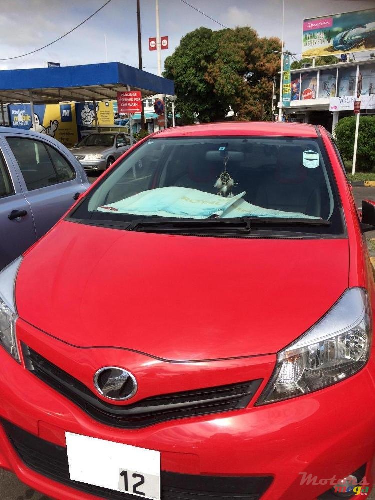 2012' Toyota Vitz photo #1