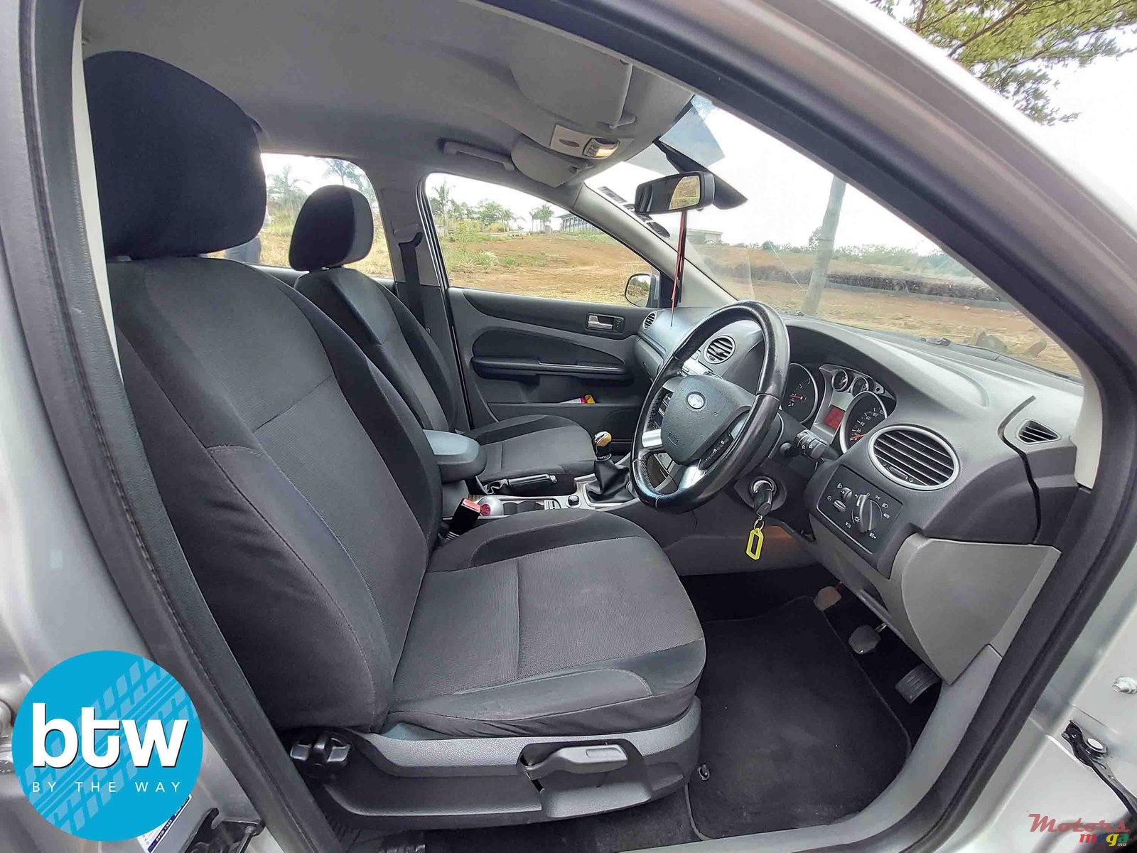 2011' Ford Focus photo #6