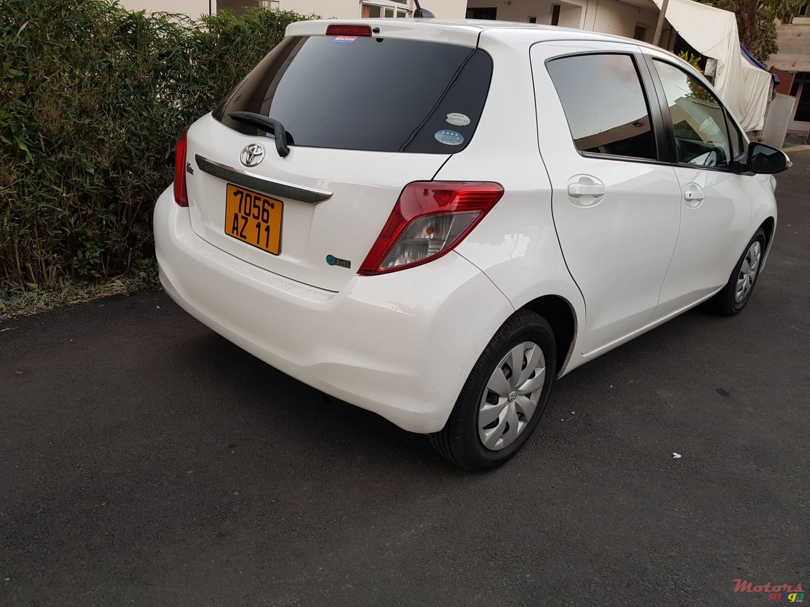 2011' Toyota Vitz 1330 photo #6