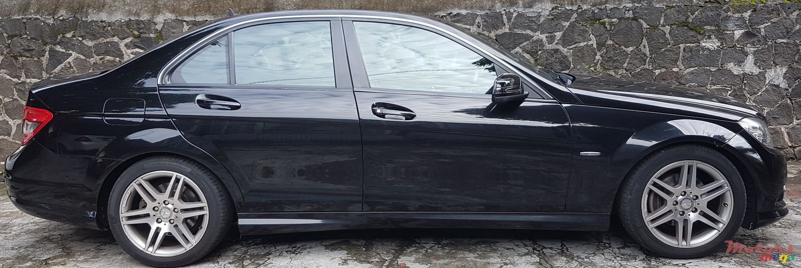 2009' Mercedes-Benz C-Class photo #2
