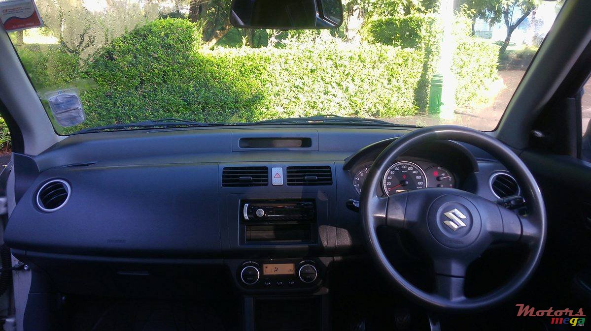 2007' Suzuki Swift photo #6