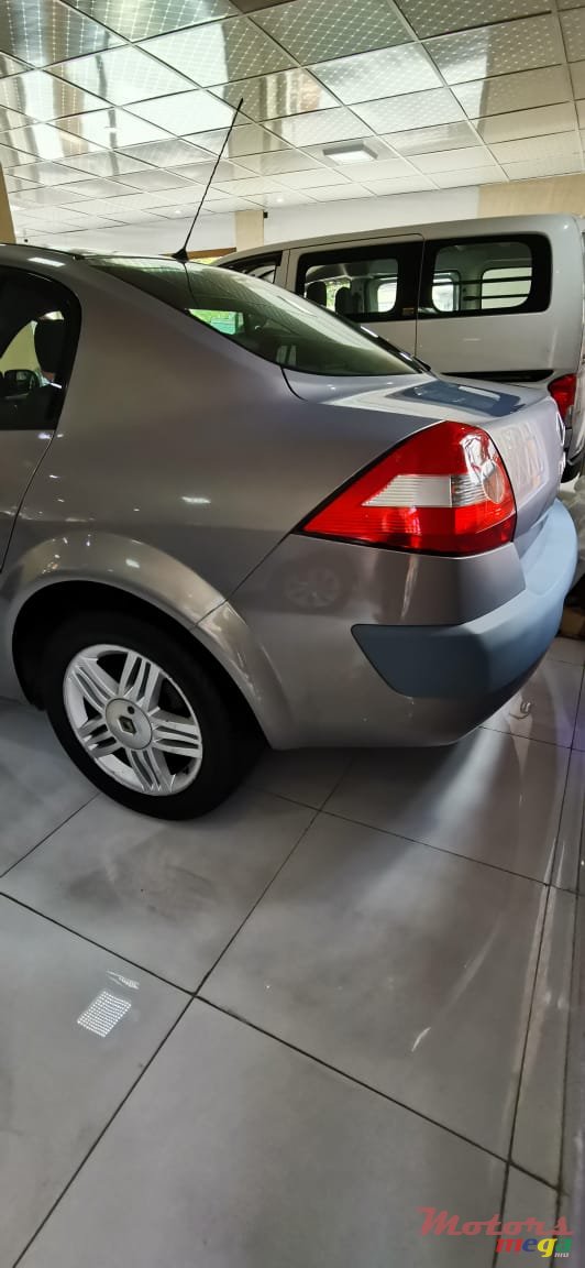 2004' Renault Megane photo #5