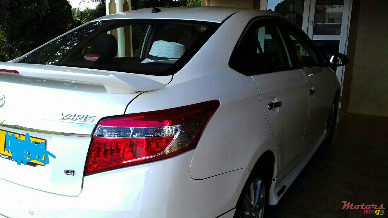 2015' Toyota Yaris photo #4