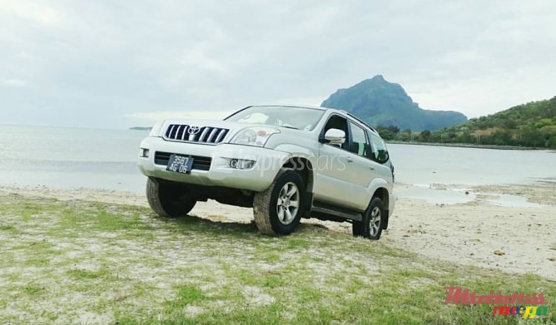 2006' Toyota Land Cruiser Prado photo #1