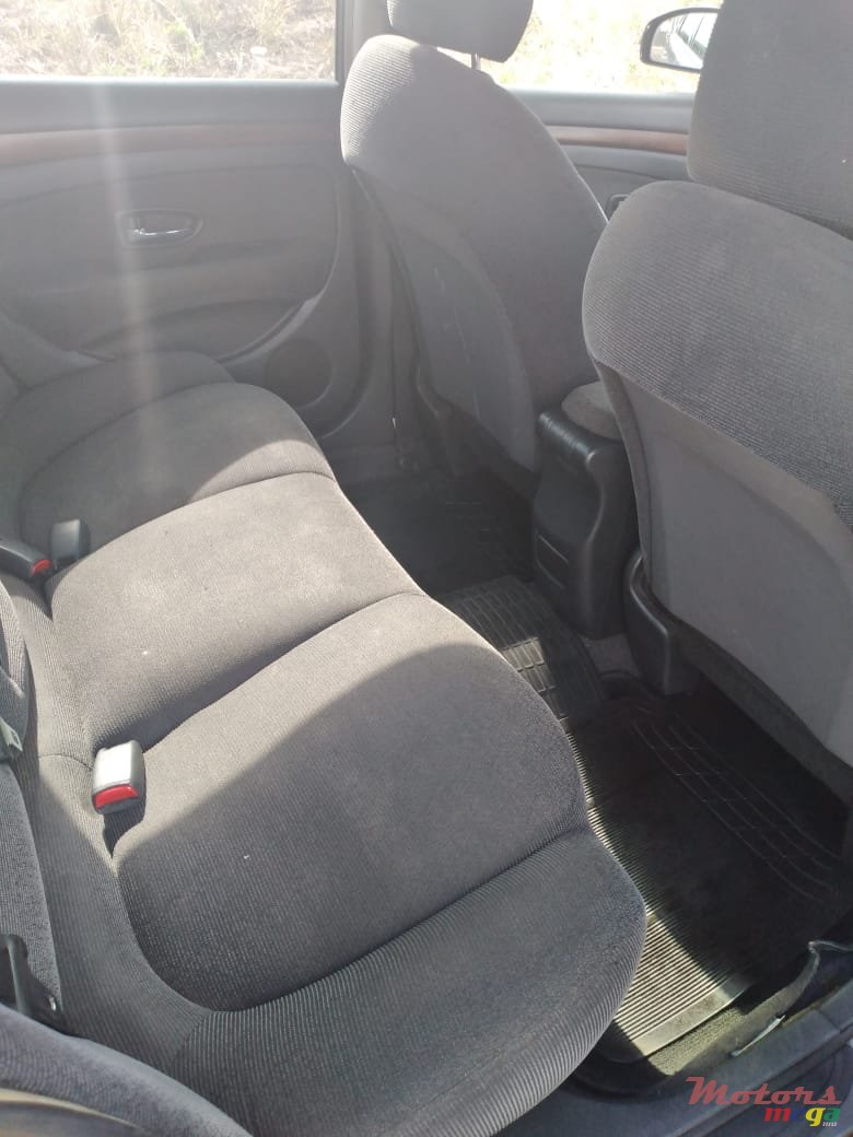 2010' Nissan Bluebird photo #4