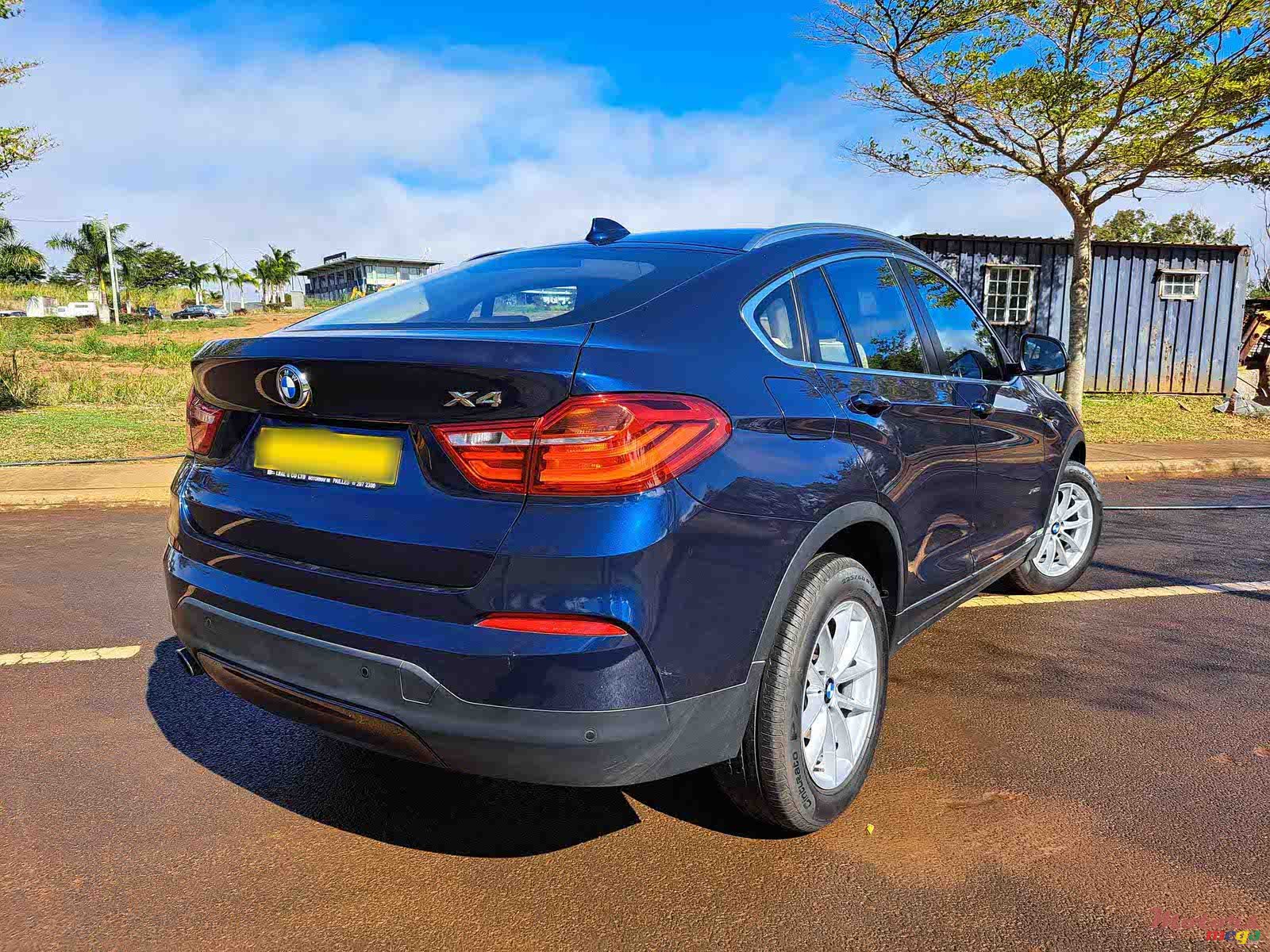 2017' BMW X4 XDRIVE photo #3