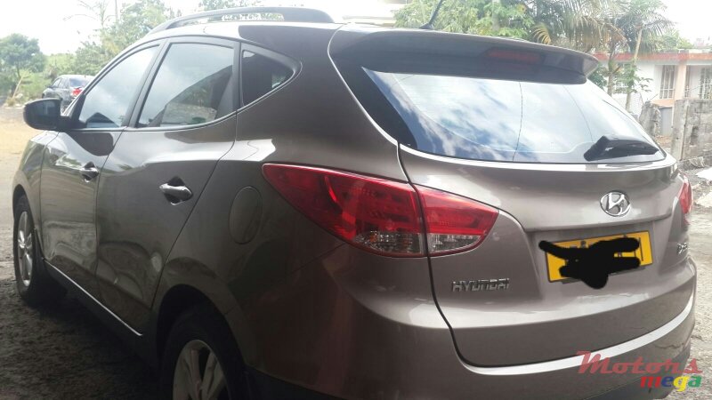 2011' Hyundai ix35 photo #3