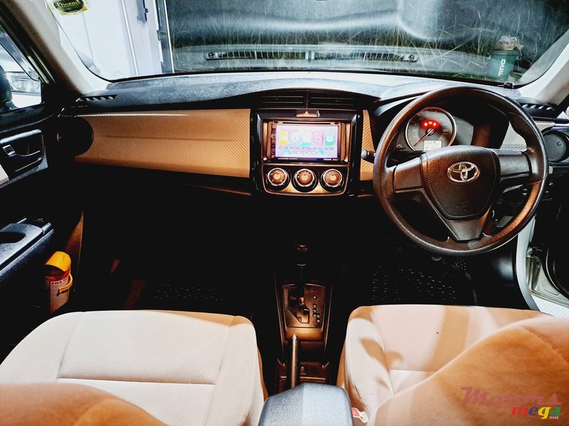 2015' Toyota Corolla photo #5