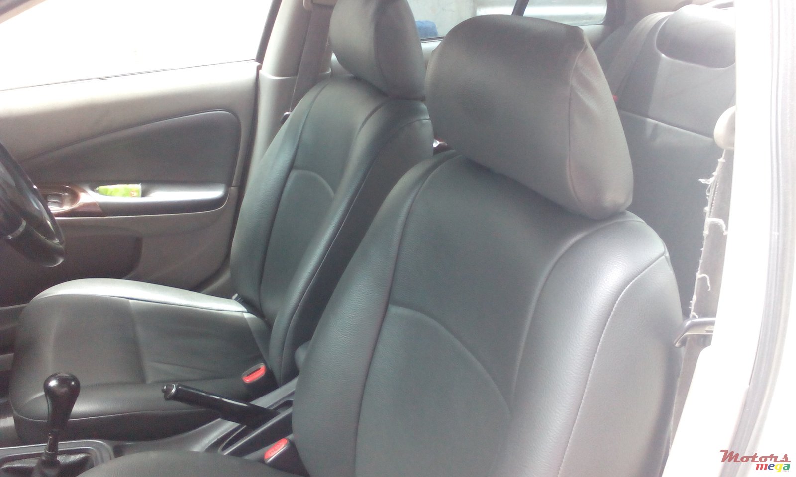 2001' Nissan Sunny photo #5