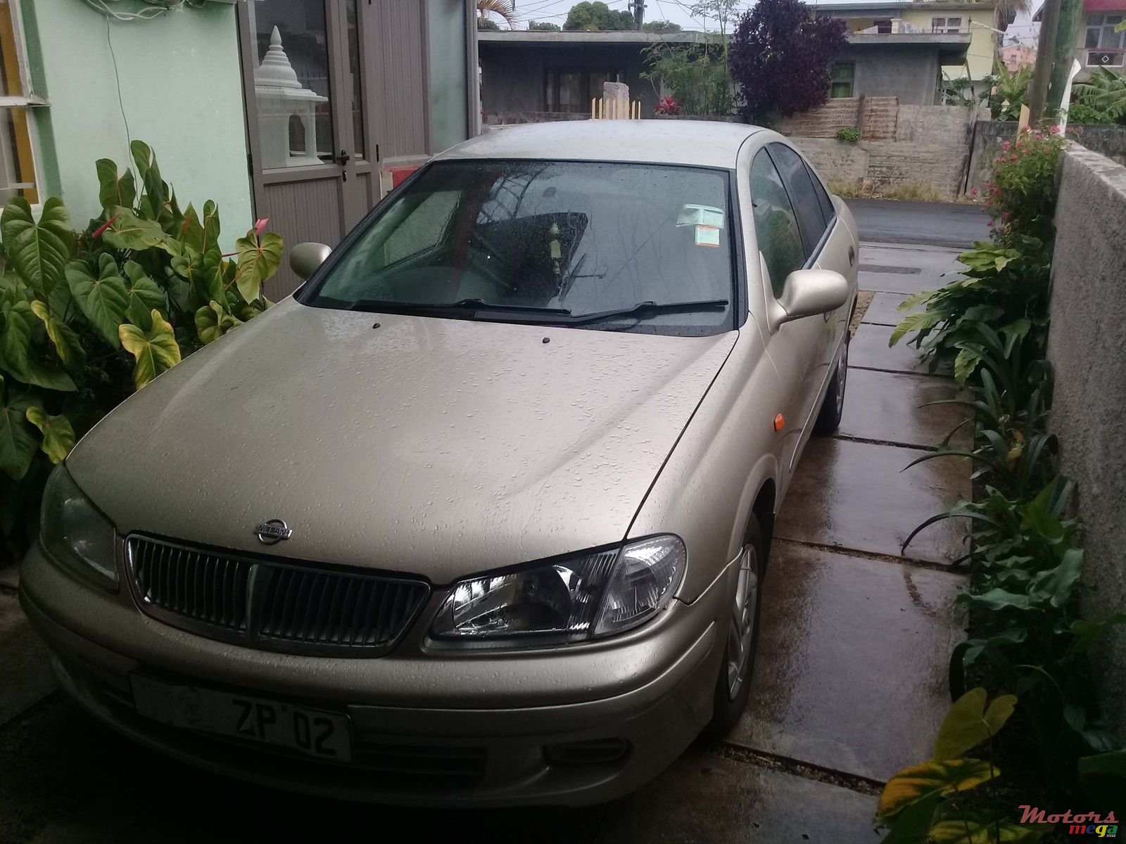 2002' Nissan Sunny photo #2