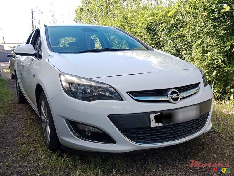 2015' Opel Astra 1.4l Automatic photo #1