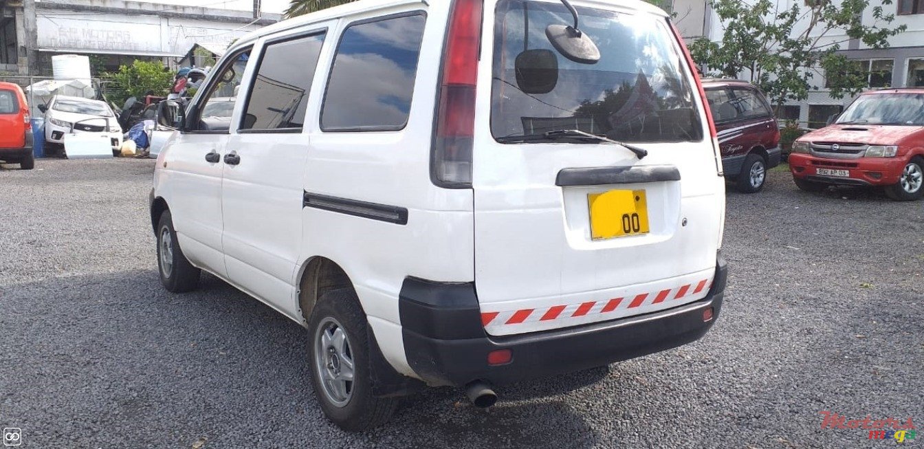 2000' Toyota Townace photo #3