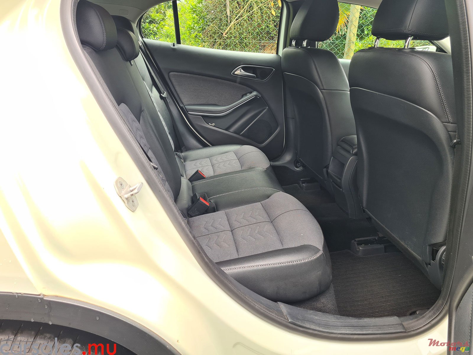 2017' Mercedes-Benz GLA 200 Style 1.6 photo #5