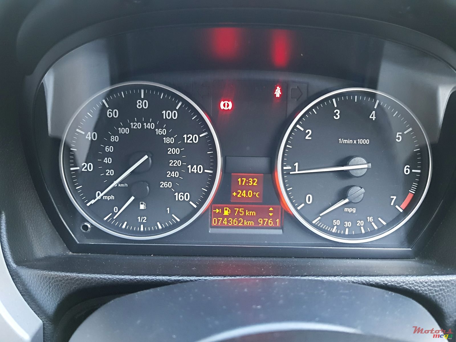 2010' BMW 318 idrive auto photo #6