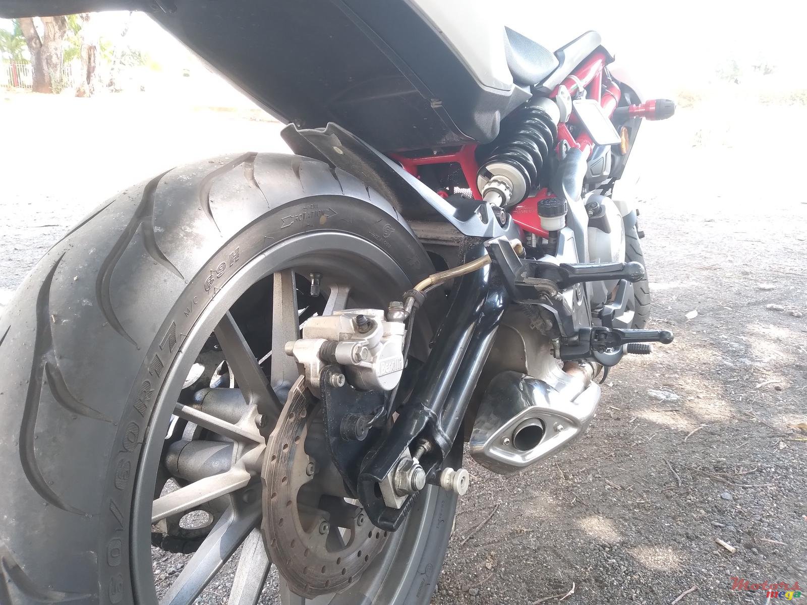 2019' Benelli TNT 300 photo #2