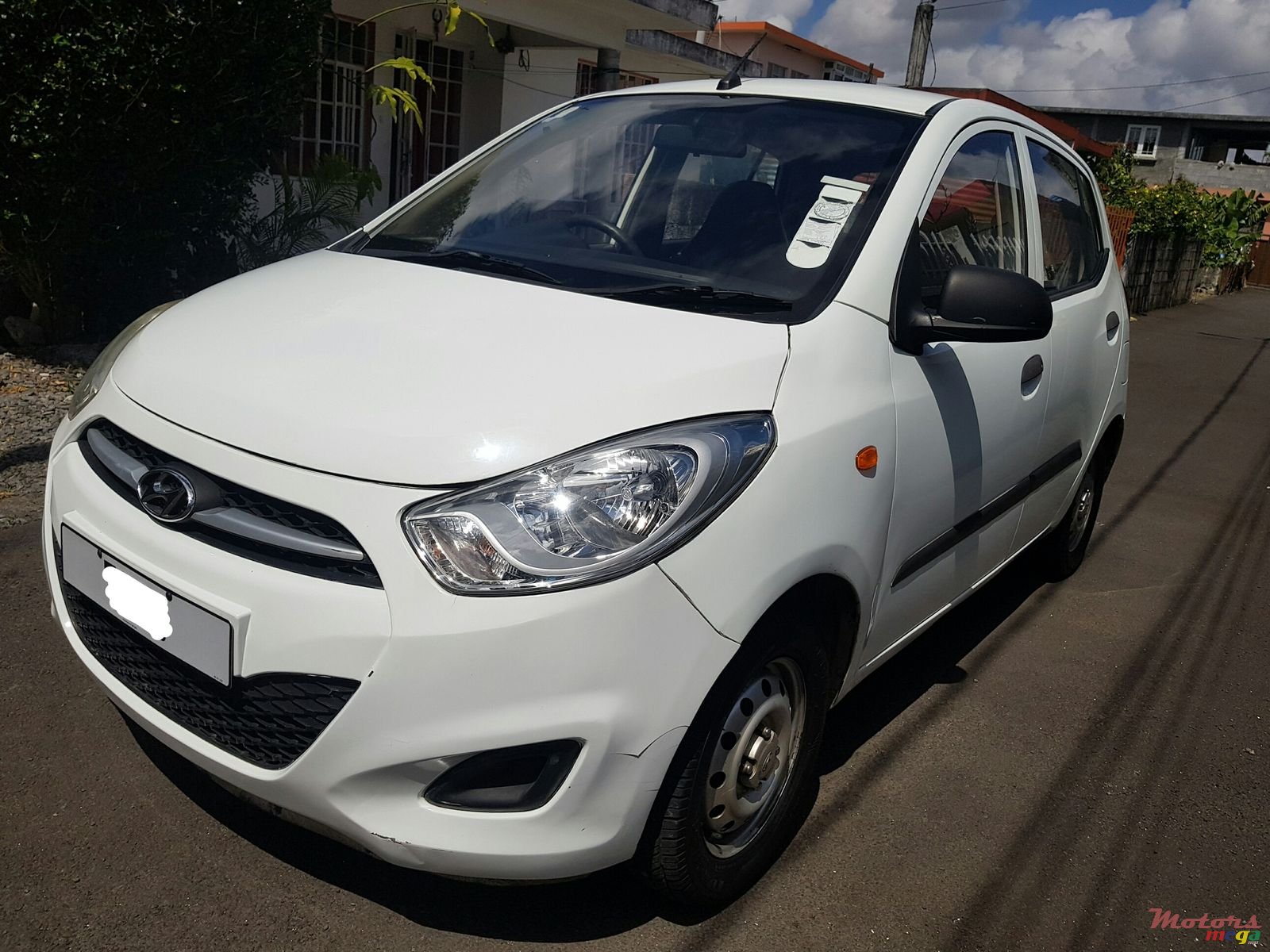 2012' Hyundai i 10 automatic photo #1