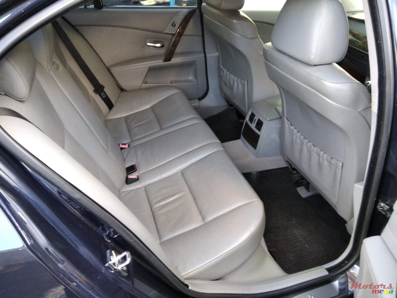 2004' BMW 520 photo #6