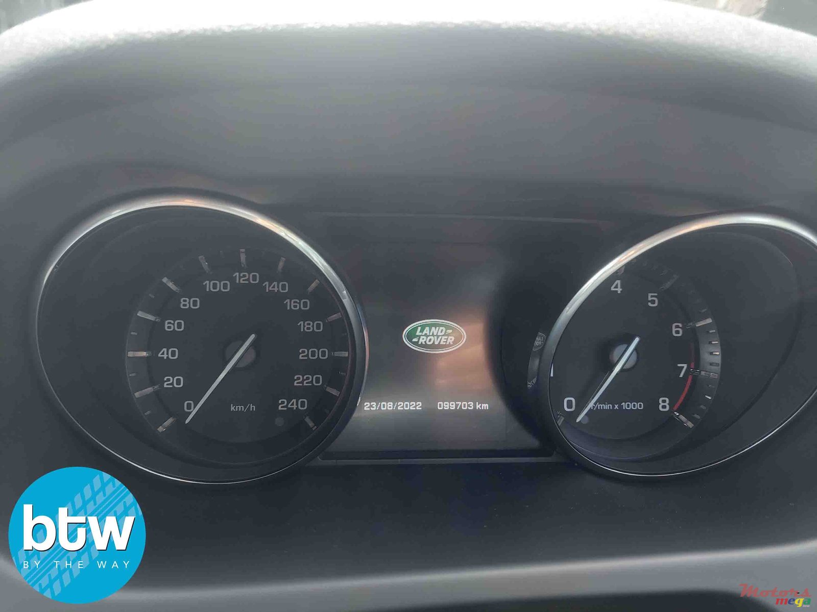 2015' Land Rover Discovery photo #7