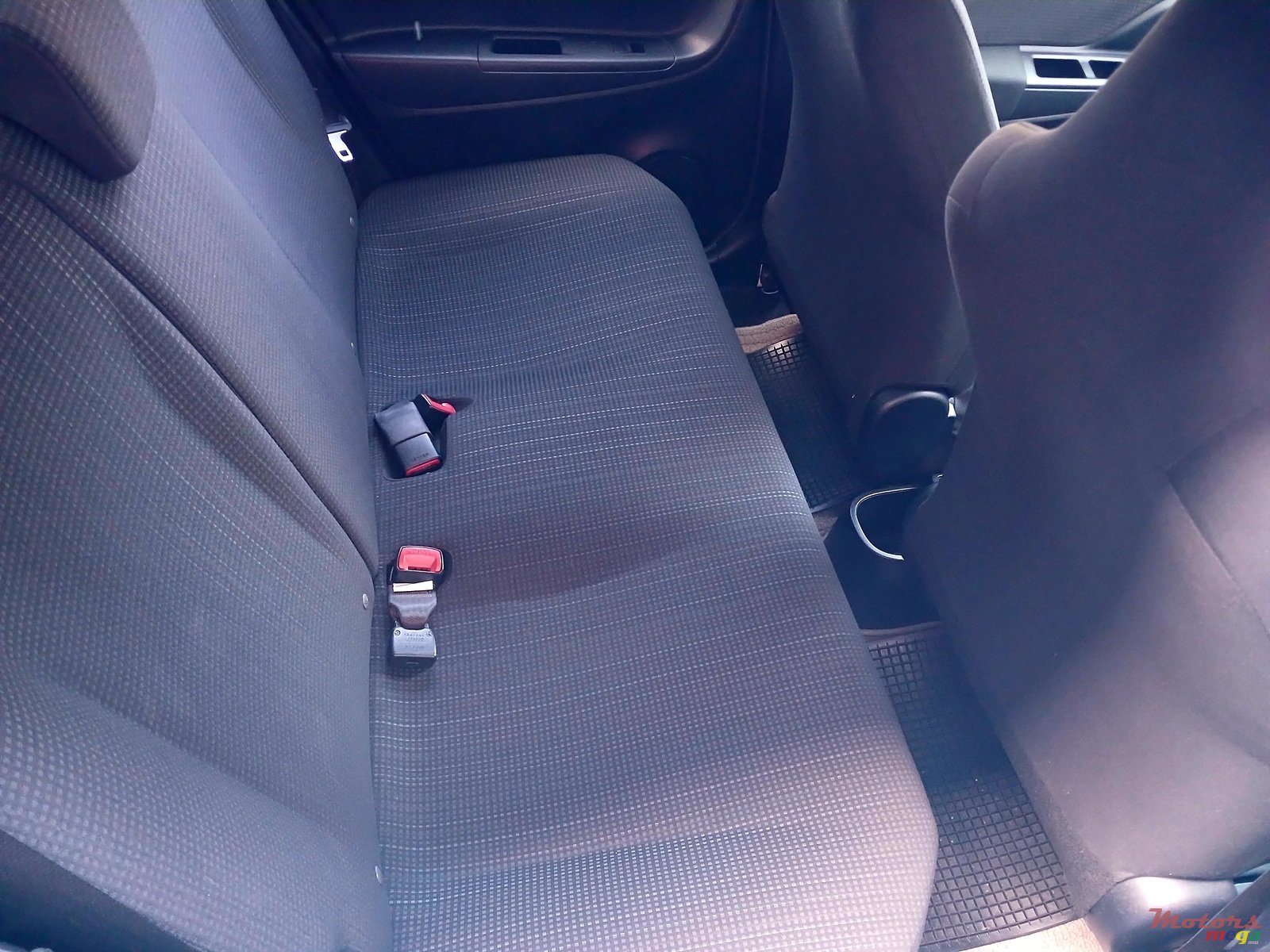 2017' Toyota Vitz photo #6