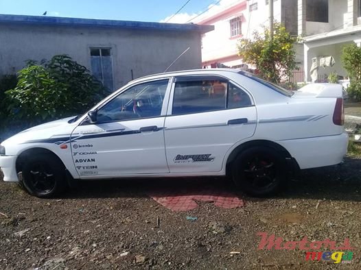 1998' Mitsubishi Lancer photo #2