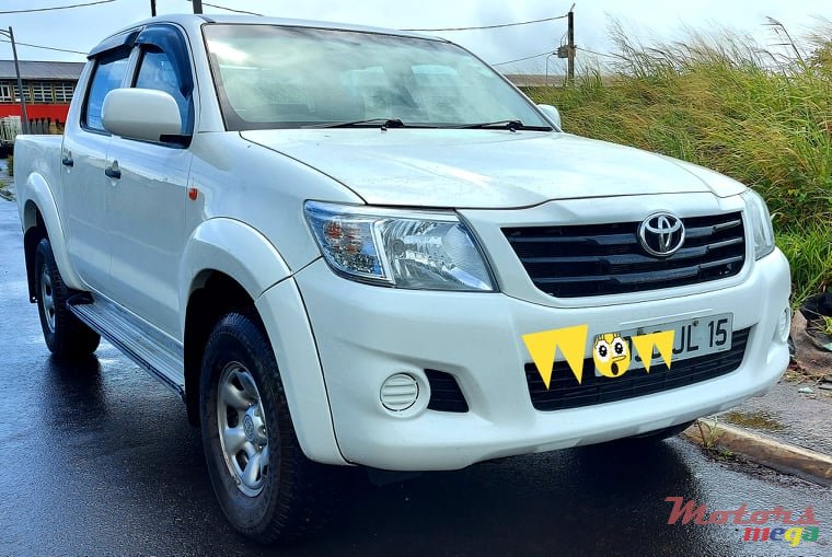 2015' Toyota Hilux 2.5 Turbo photo #1