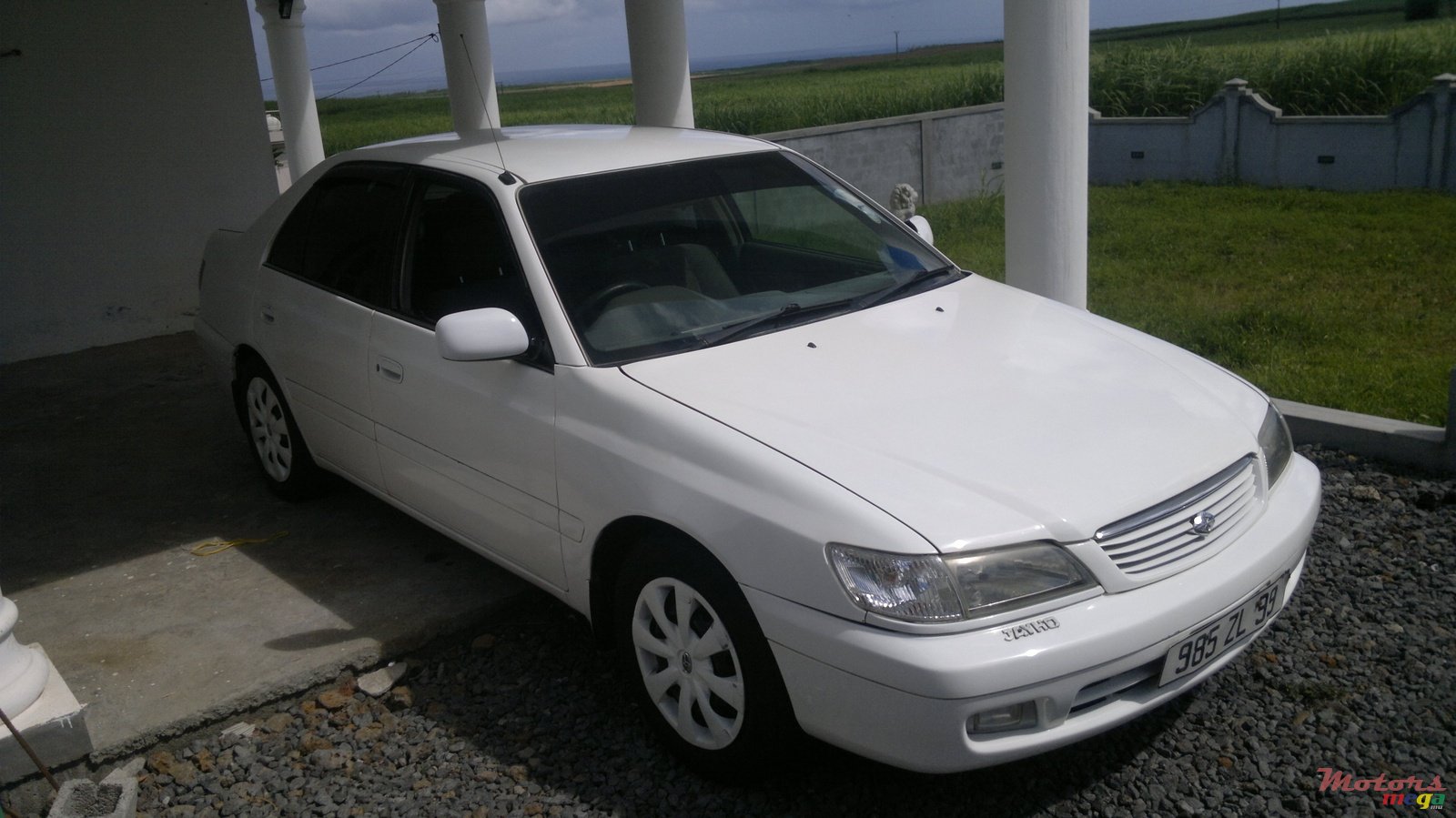 1999' Toyota Corona Premio photo #1