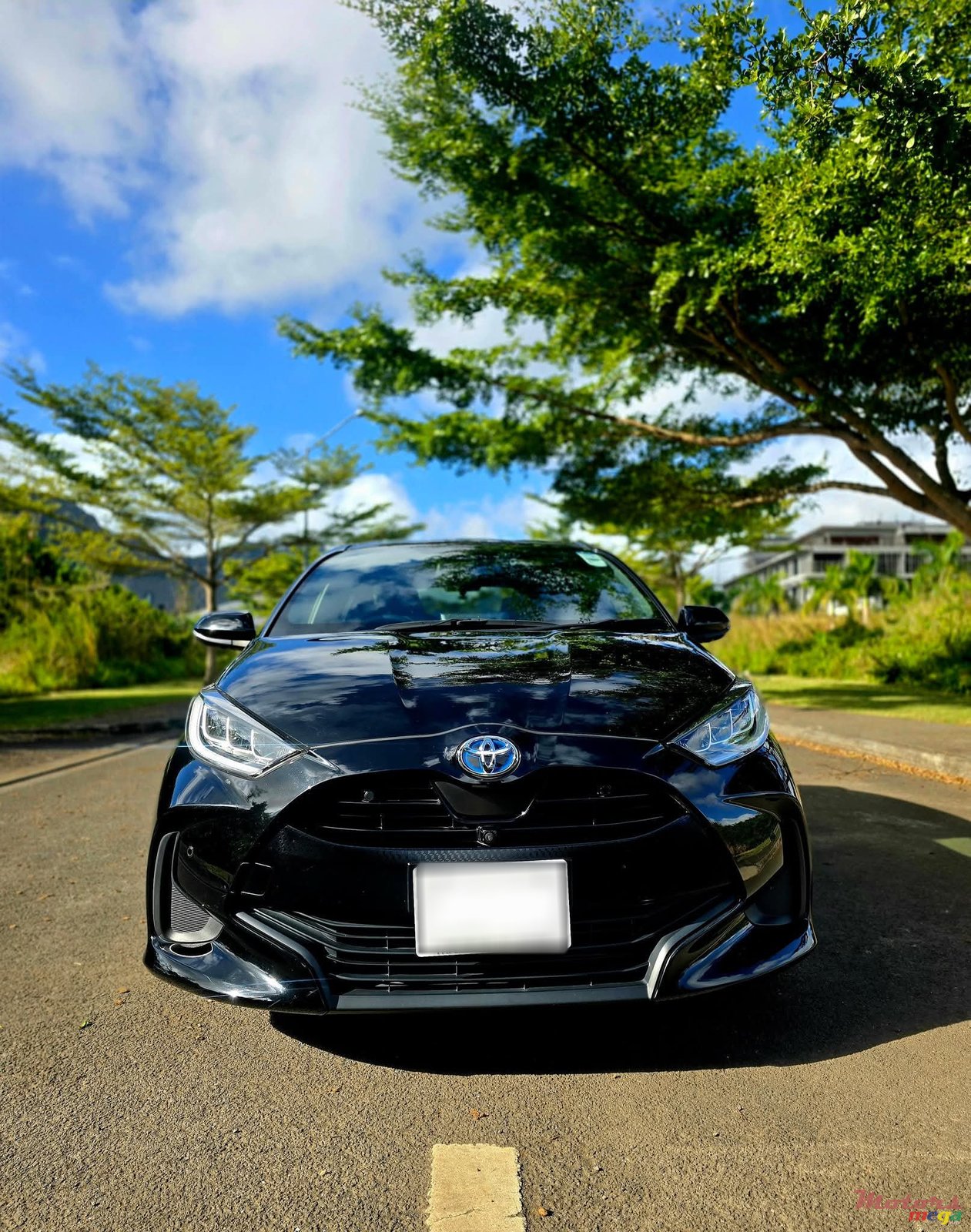 2021' Toyota Yaris Z package Hybrid photo #2