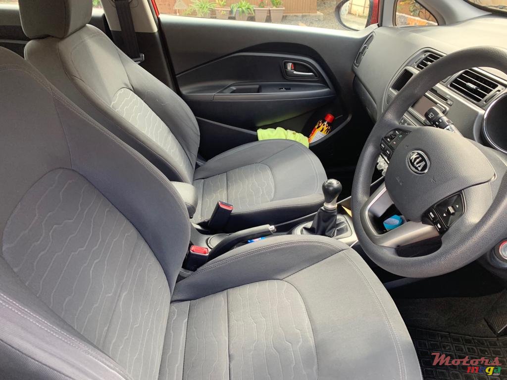 2011' Kia Rio photo #6