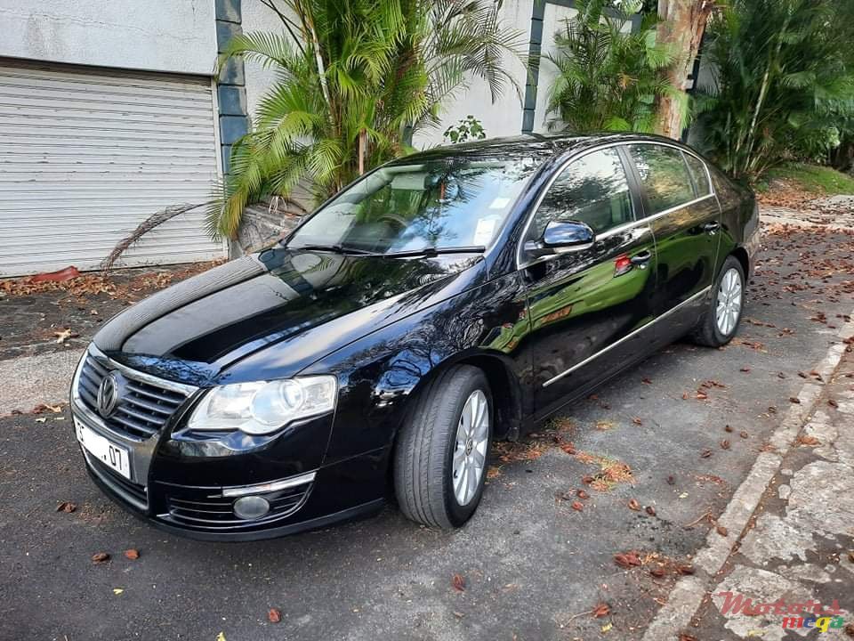 2007' Volkswagen Passat photo #3