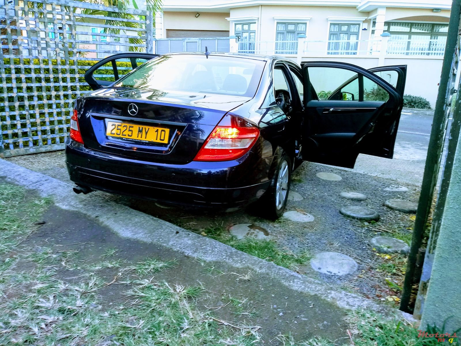 2010' Mercedes-Benz C-Class Dorigin photo #2