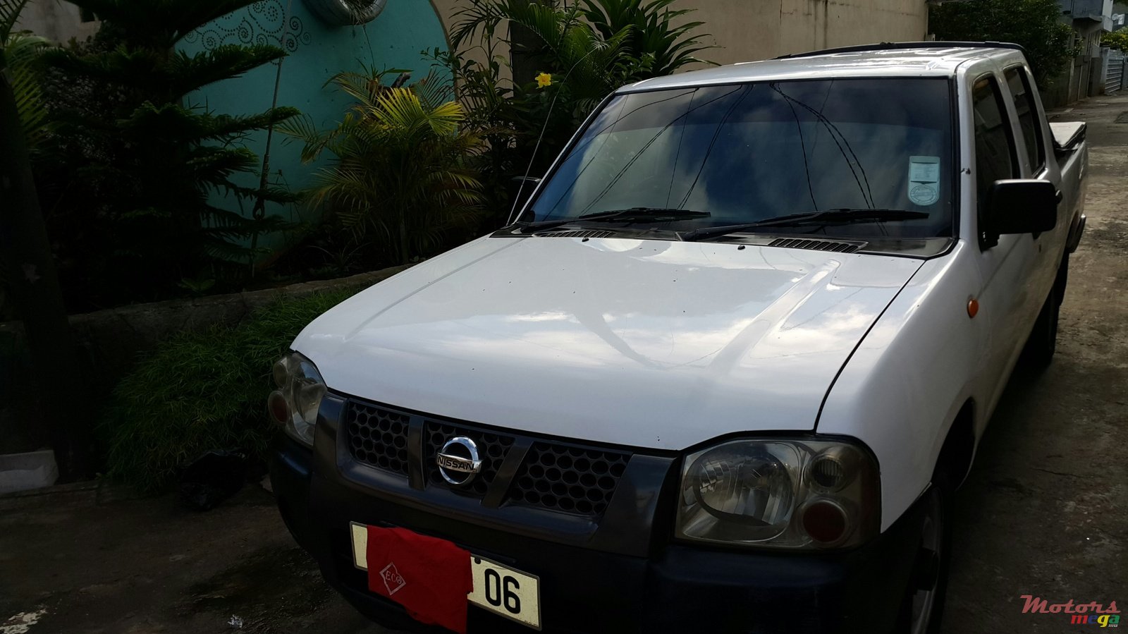 2006' Nissan Navara photo #1