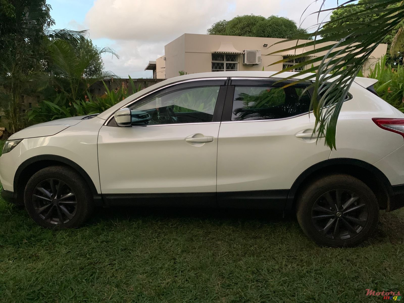 2015' Nissan Qashqai photo #2