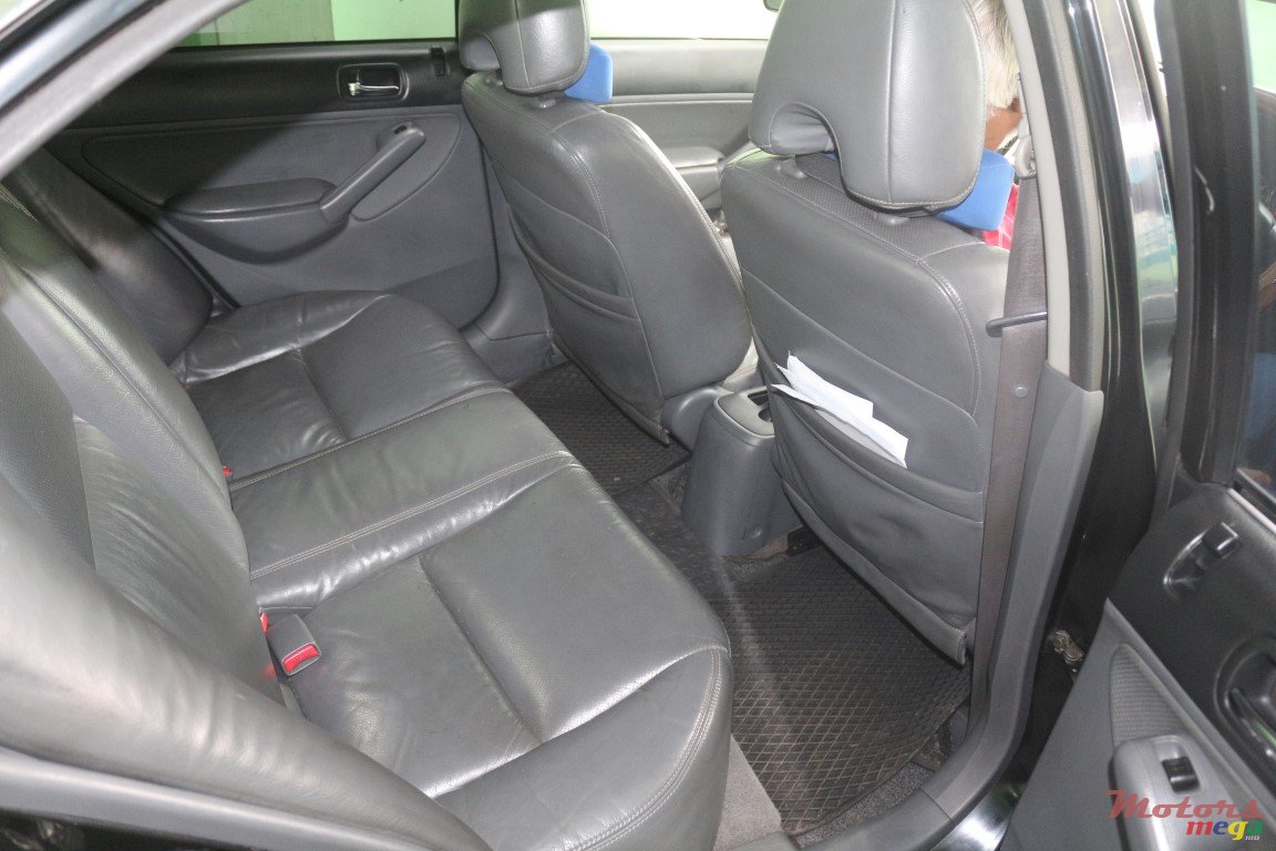 2004' Honda Civic Vtec Es8 photo #5