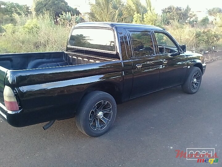 2007' Mitsubishi L 200 4×2 photo #6