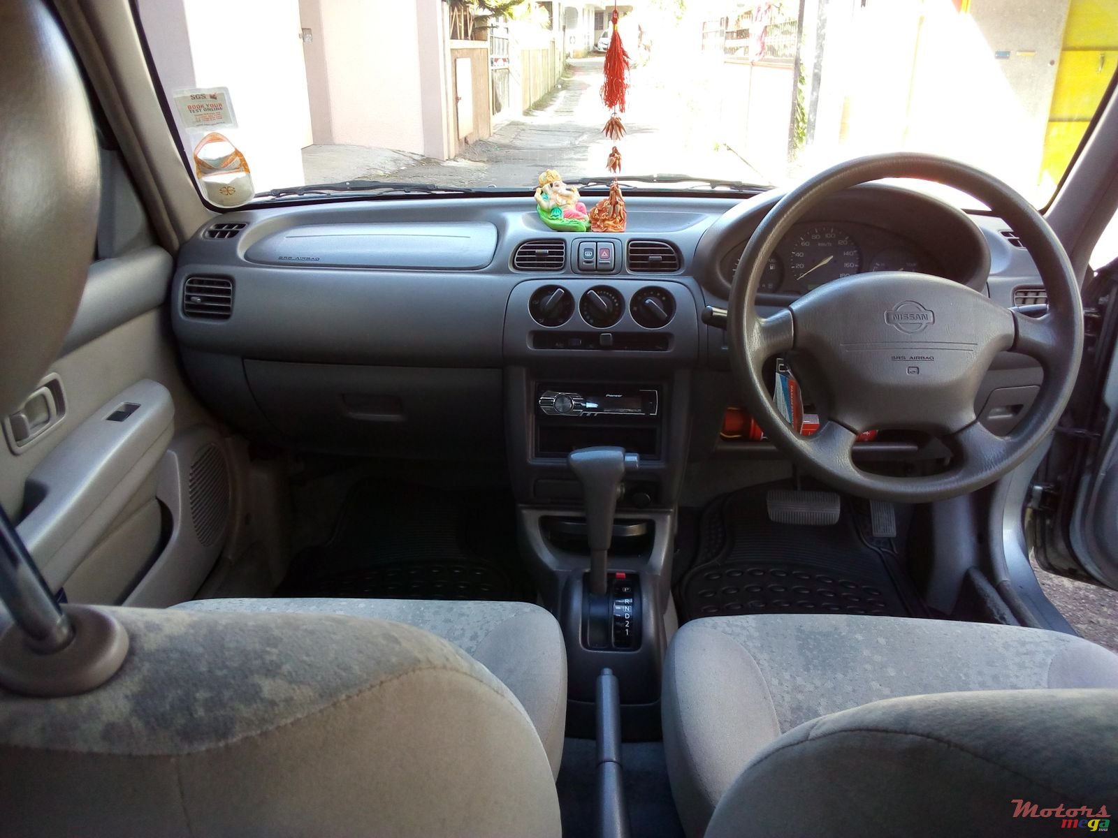 2000' Nissan March photo #5