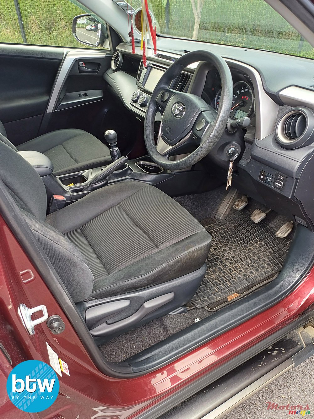 2017' Toyota RAV4 photo #6