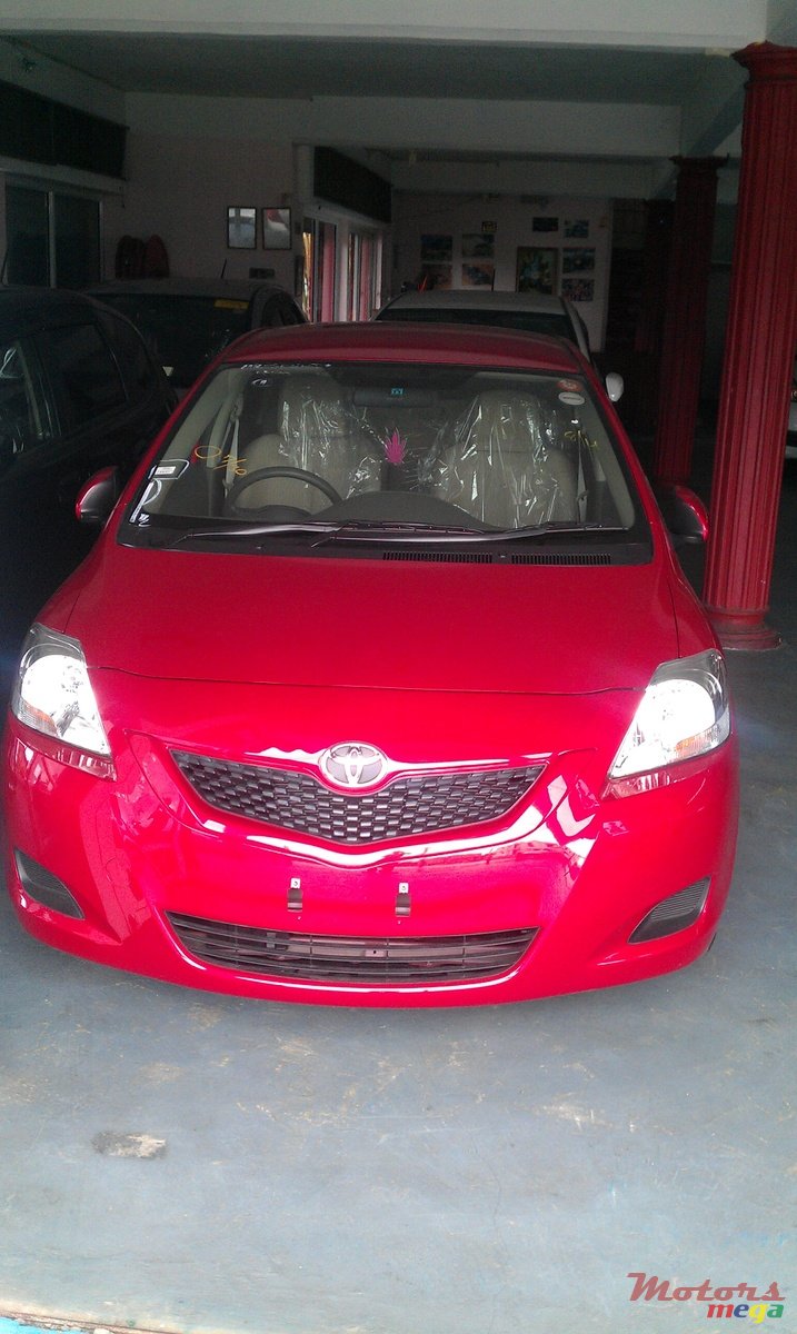 2011' Toyota photo #1