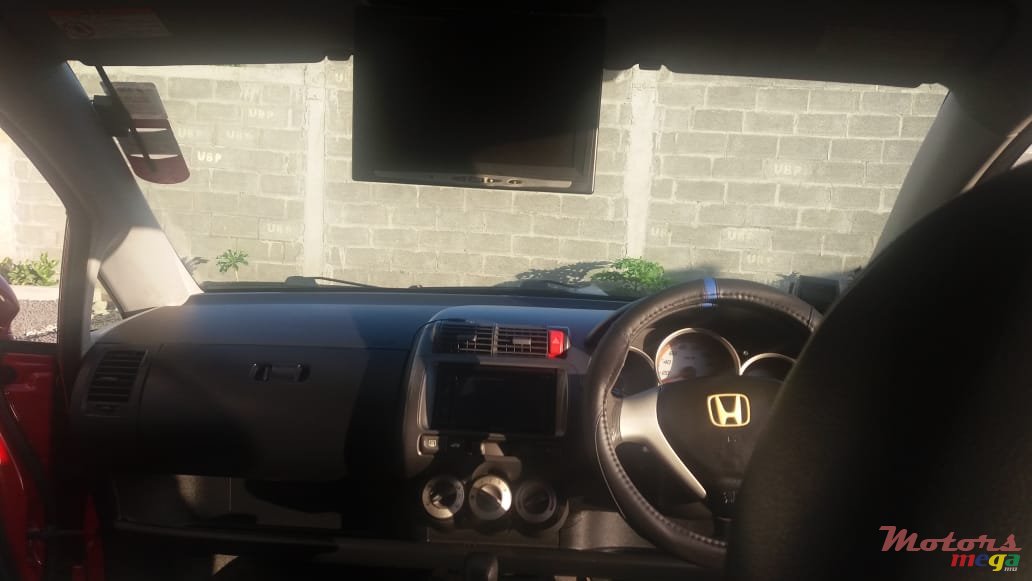 2005' Honda Fit photo #3