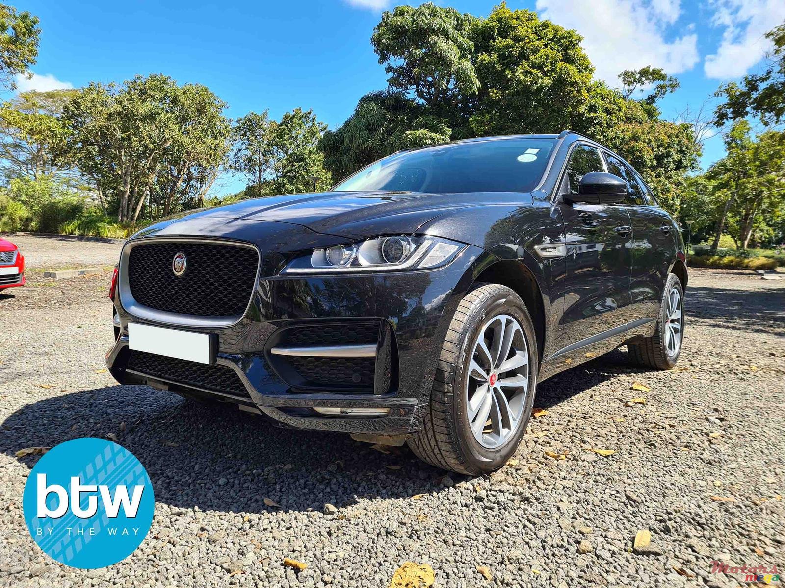 2017' Jaguar F-Type photo #2