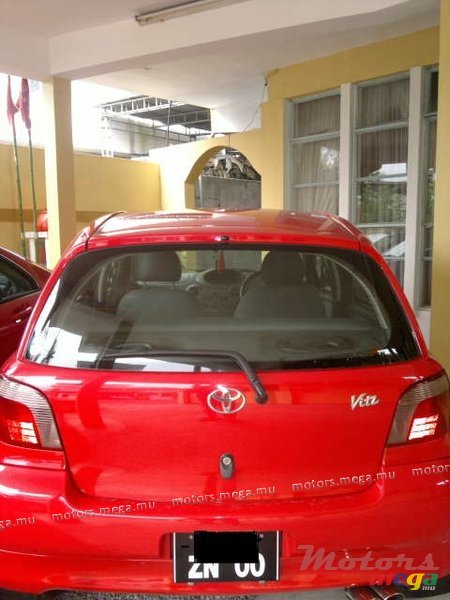 2000' Toyota Yaris VITZ MANUAL photo #1